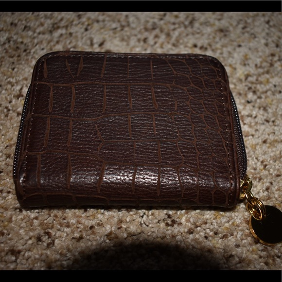 Perlina Handbags - 🎉 3 for $25🎉 NWOT Perlina Zipper Leather Wallet